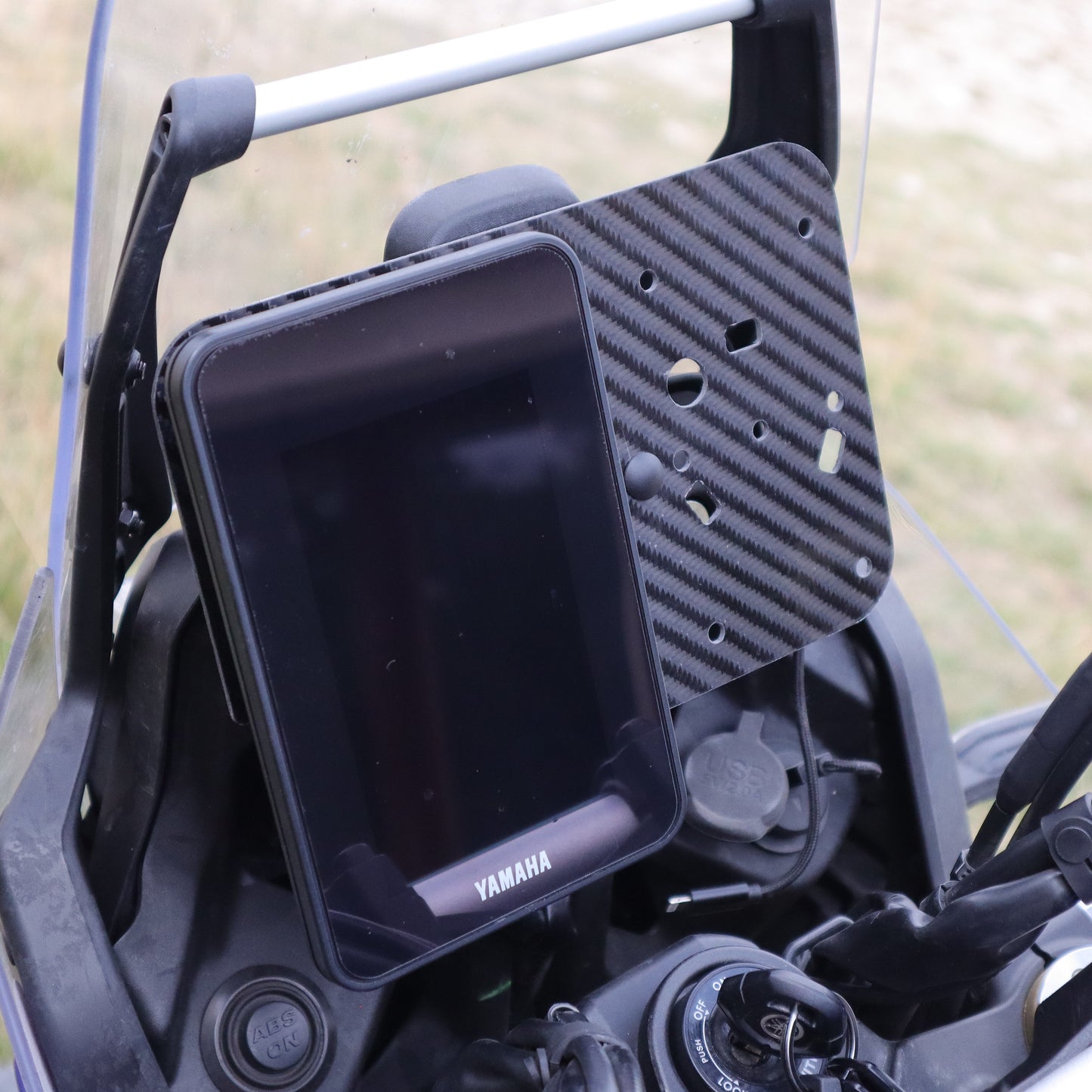 Carbon Phone Holder - TFT Screen Shift Plate for Yamaha Ténéré 700 (2nd Generation)
